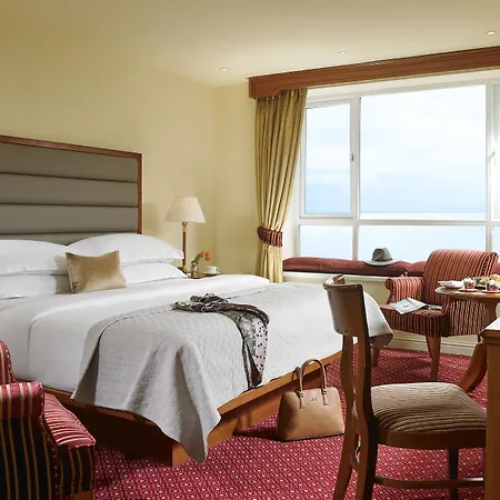 Отель Bay Conference & Leisure Centre 4*