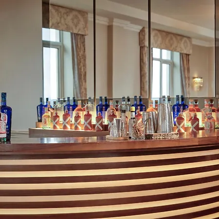 Szálloda Bay Conference & Leisure Centre