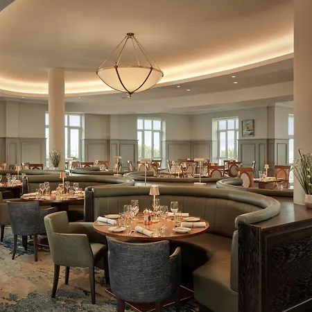 Bay Conference & Leisure Centre 4*