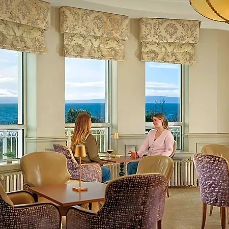 Bay Conference & Leisure Centre Hotell