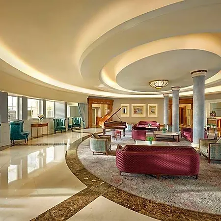 Bay Conference & Leisure Centre 4*