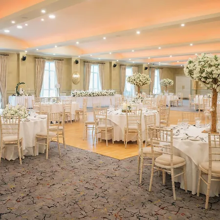 Hotel Bay Conference & Leisure Centre 4*
