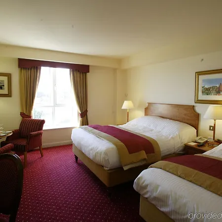 Bay Conference & Leisure Centre Отель 4*
