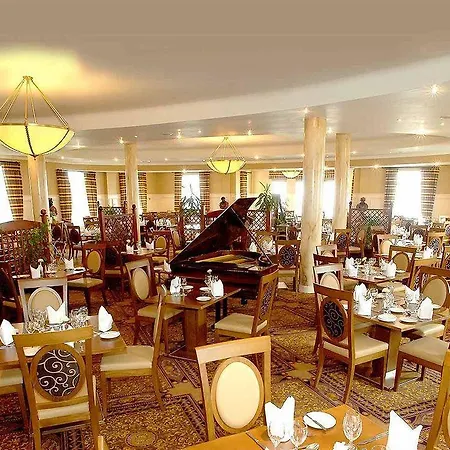Bay Conference&leisure Centre 4*