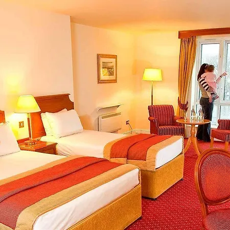Bay Conference & Leisure Centre Отель 4*