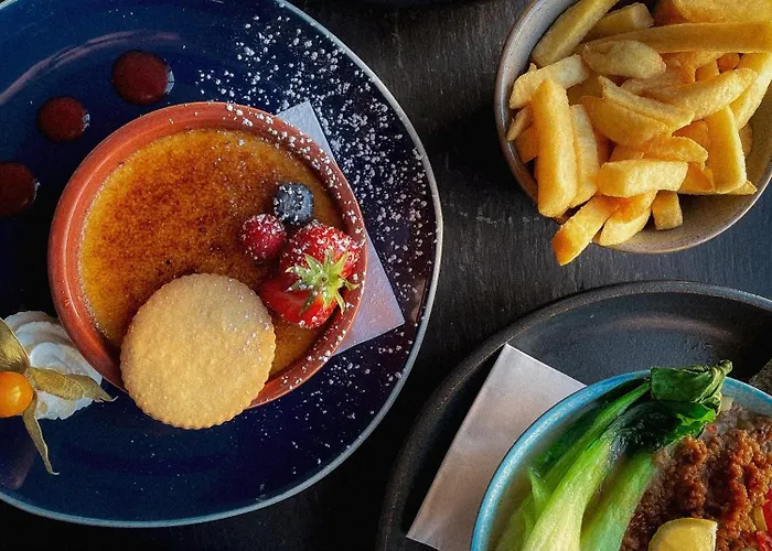 Bay Conference & Leisure Centre Отель