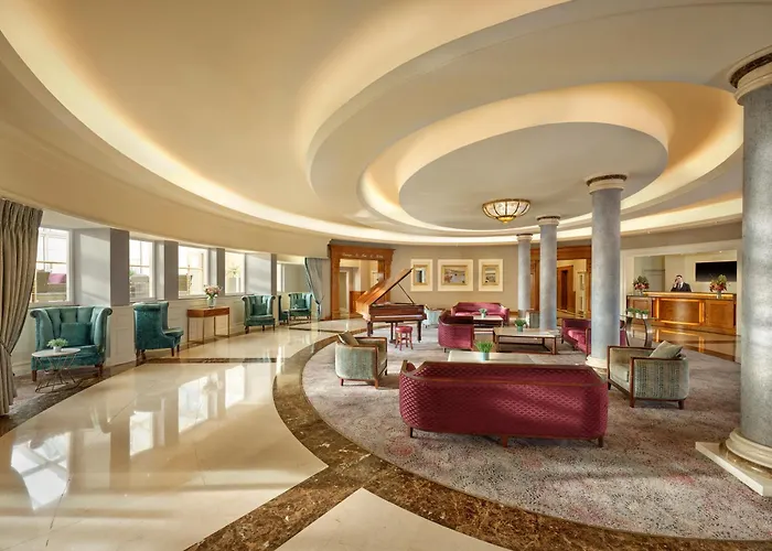 Bay Conference & Leisure Centre 4*