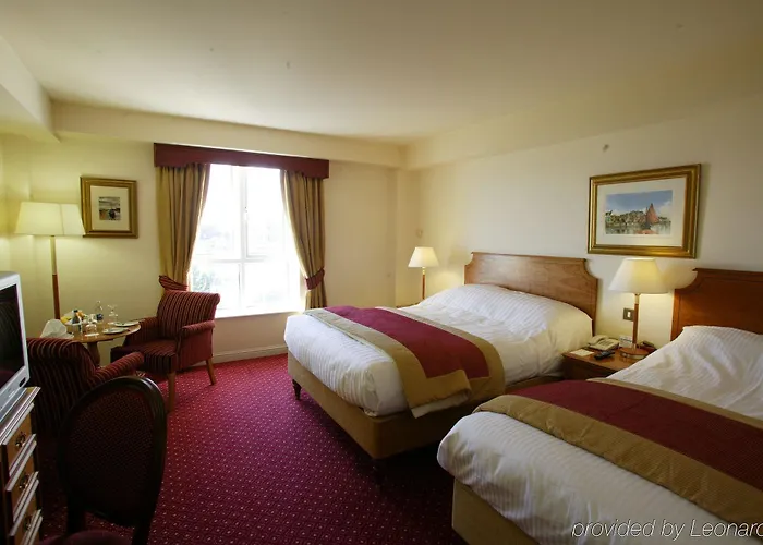 Bay Conference & Leisure Centre Hotel 4*