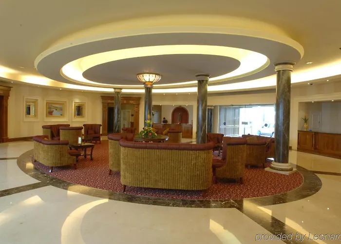 Bay Conference & Leisure Centre Отель 4*