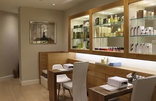 Bay Conference & Leisure Centre 4*