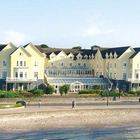 Bay Conference & Leisure Centre 4*