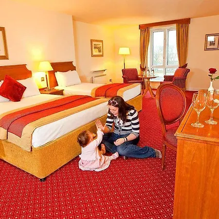 Bay Conference & Leisure Centre 4*