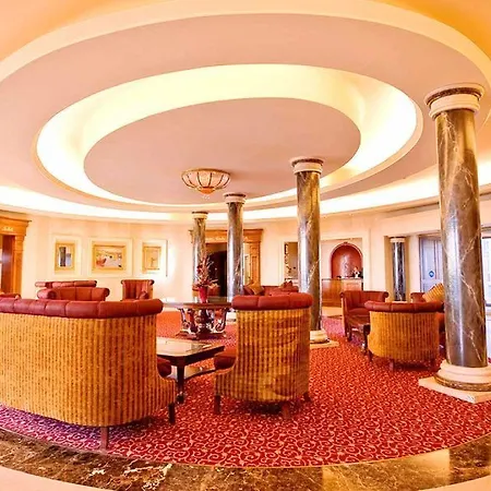 Bay Conference & Leisure Centre 4*