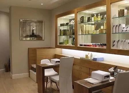 Bay Conference & Leisure Centre 4*